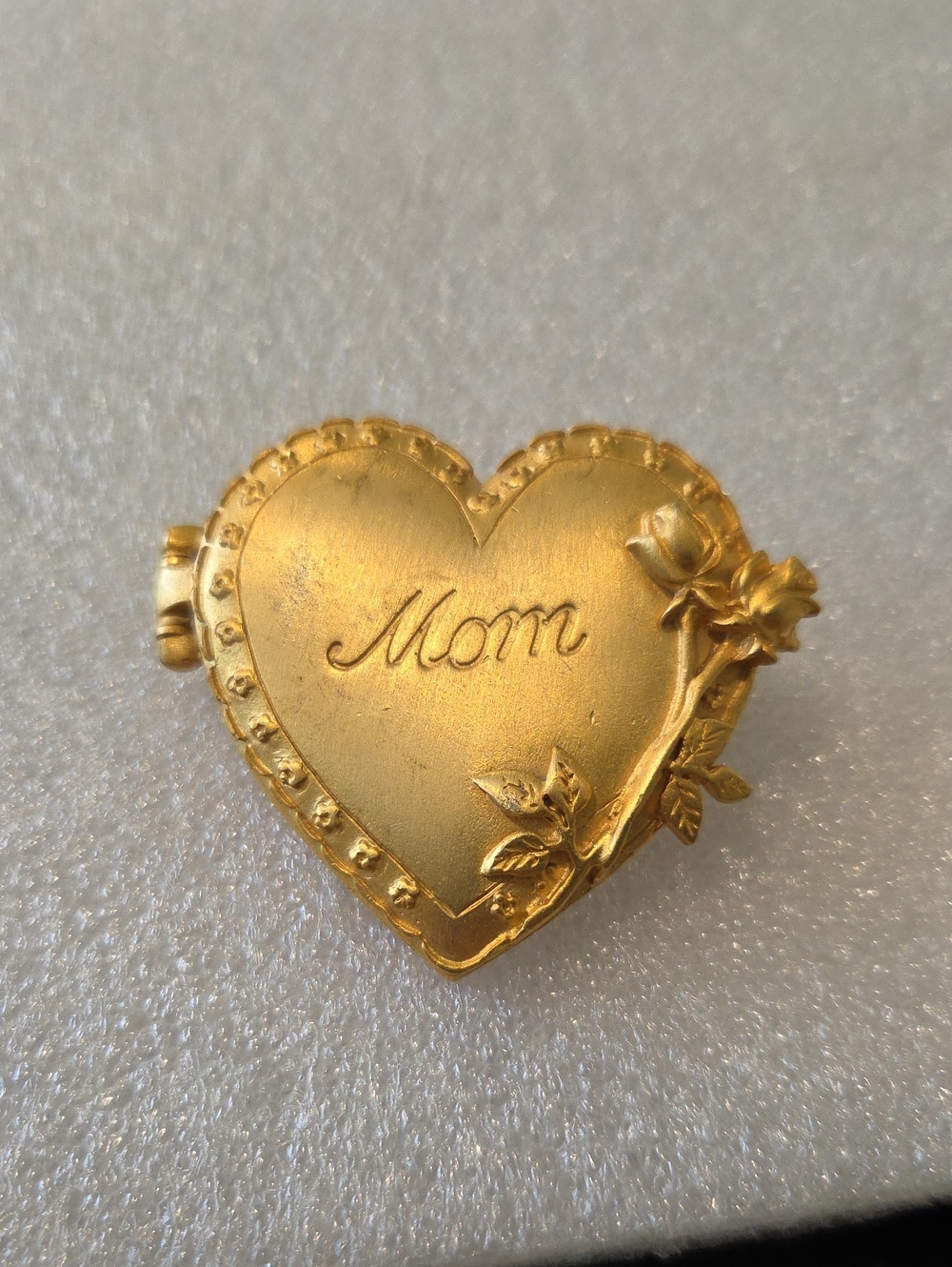 Gold Heart 'Mom' Locket Brooch Signed JJ  Jonette Jewelry